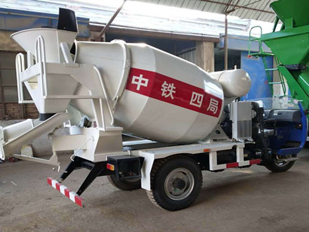 漫星小型商混攪拌車(chē)使用后的清理工作