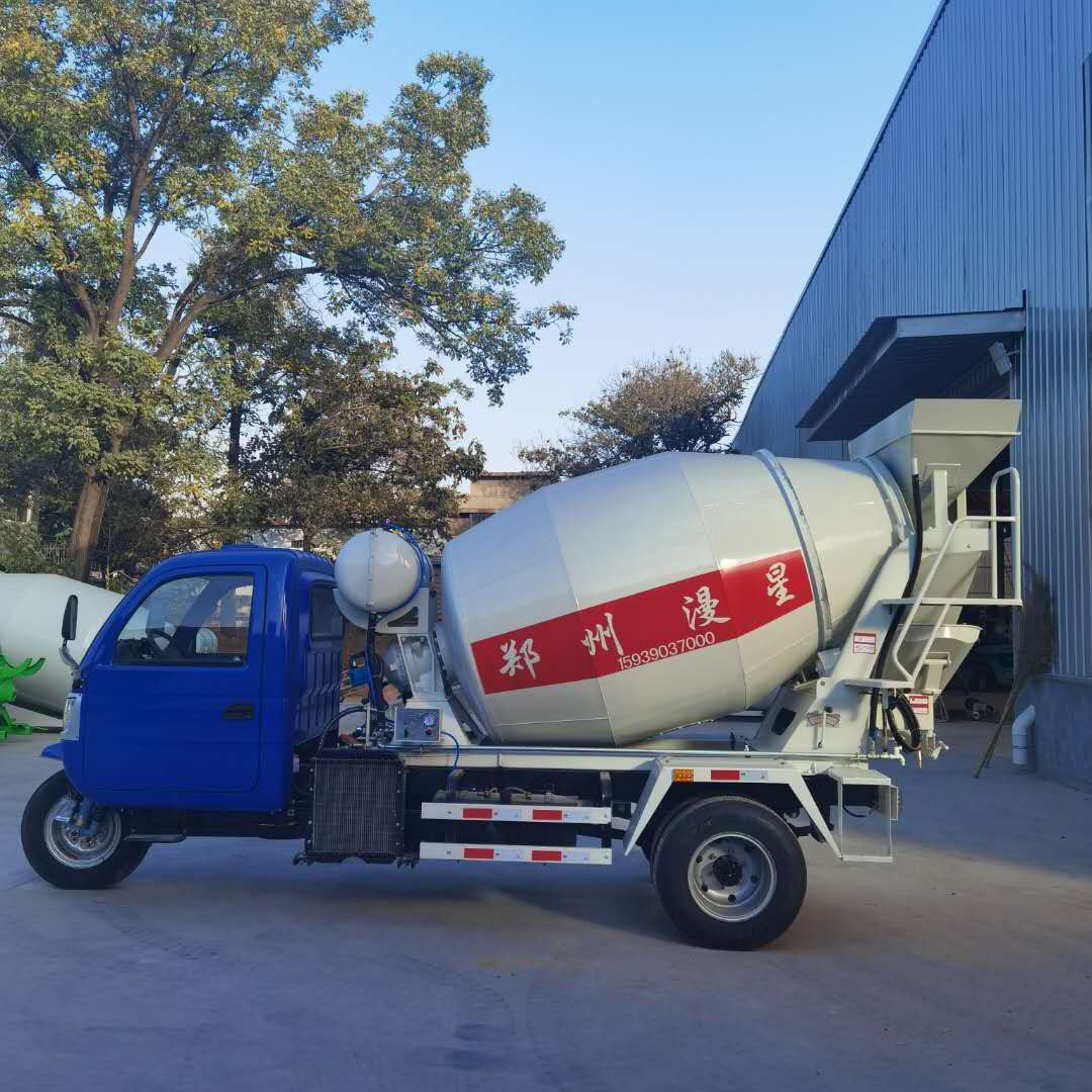 大馬力小型攪拌車(chē)助力農(nóng)村建設(shè)