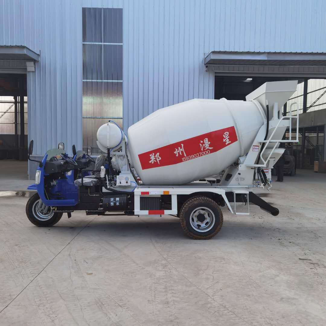 混凝土攪拌車(chē)機(jī)油和濾芯的更換
